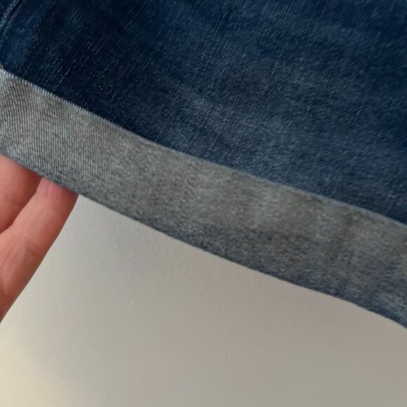 LIKE NEW} Judy Blue, 5-Pocket Mid-Rise, Cuffed Shorts / Size L - Picture 6 of 9